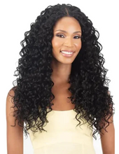 Load image into Gallery viewer, Mayde Beauty Bloom Bundle Wet&Curly 4pcs (18/20/22+CL)